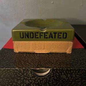 Undefeated ashtray